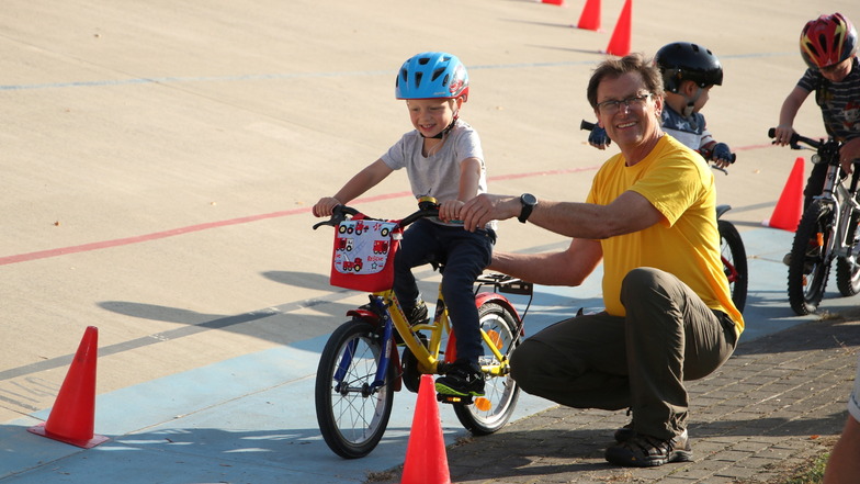 Zum ersten Mal am Start: Das Kinderrennen auf Heidenaus Radbahn bietet dazu am 10. Juli die Gelegenheit.