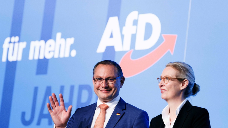 Die AfD-Bundesvorsitzenden Tino Chrupalla und Alice Weidel können sich über die Ergebnisse einer neuen Umfrage freuen.