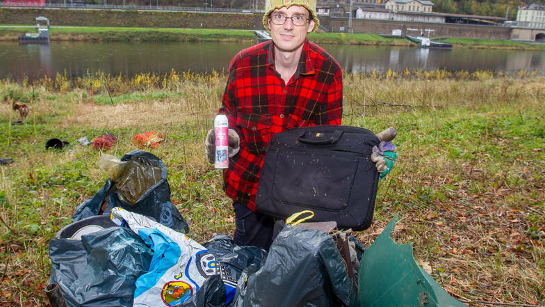 Ziegenhirte Patrick Pietsch organisiert am Sonnabend die nächste Müllsammelaktion an den Elbwiesen in Halbestadt.