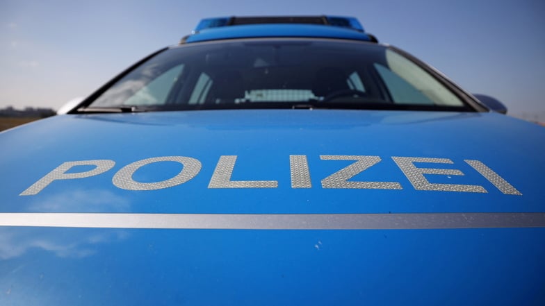 Zu einem Parkplatzunfall wurde die Polizei nach Großröhrsdorf gerufen.
