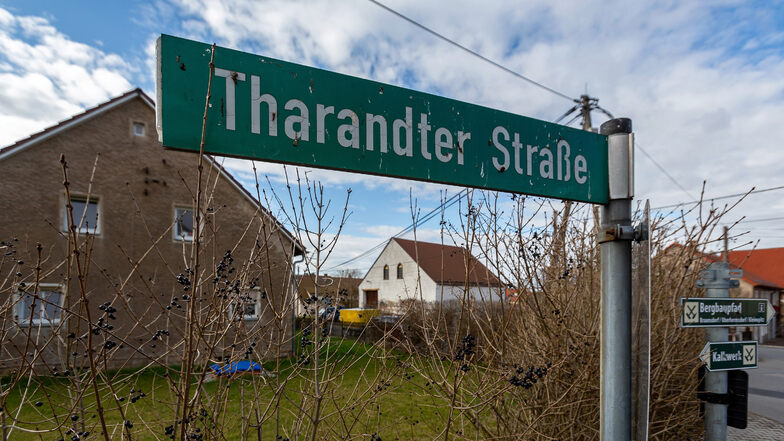 Die Tharandter Straße gibt es viermal im Stadtgebiet- hier in Braunsdorf.