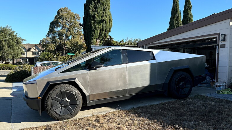 Ein großes Edelstahl-Dreieck: Teslas futuristischer Elektro-Pickup "Cybertruck"