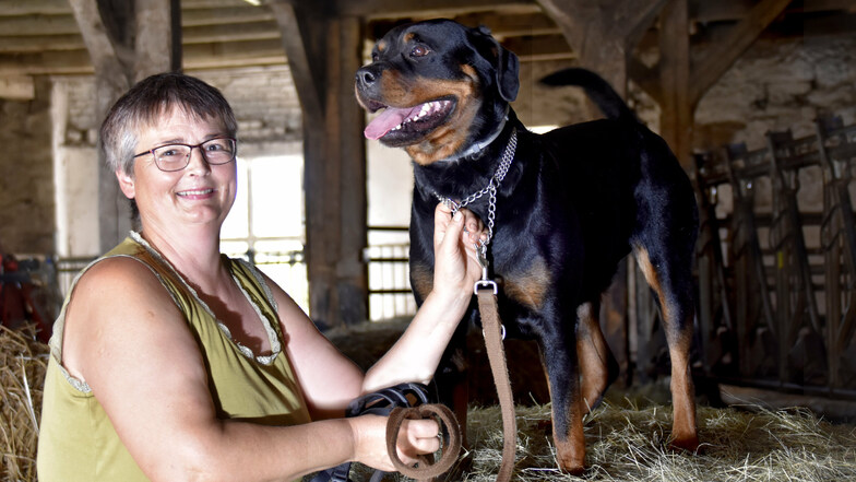 Als Veterinärmediziner ist man im Notdienst Einzelkämpfer, findet die Wallrodaer Tierärztin Christina Tomeit, hier mit ihrem Rottweiler.