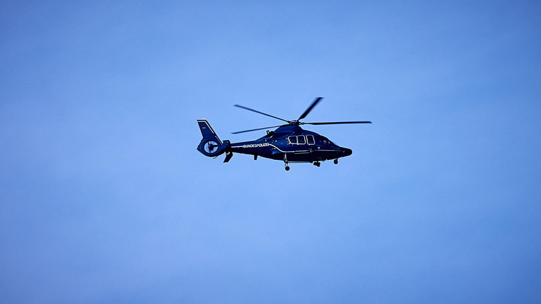 Hubschrauber kommen immer öfter zum Einsatz, um Migranten und deren Schleuser festzustellen.