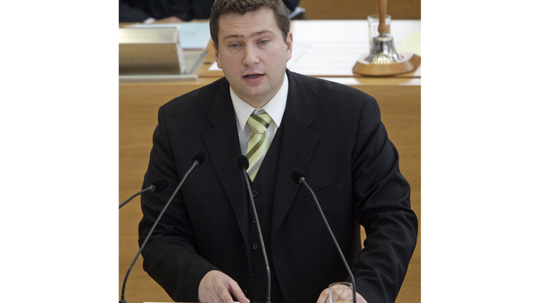 SPD-Fraktionschef Dulig, spricht am 20.12.2007 während einer Sondersitzung des Landtages zum Verkauf der angeschlagenen sächsischen Landesbank nach Baden-Württemberg.