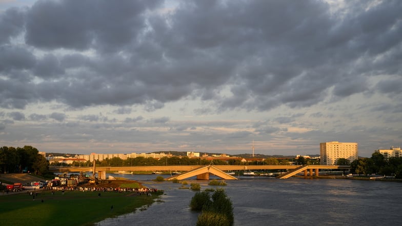 Dresden rüstet sich für das anstehende Hochwasser.