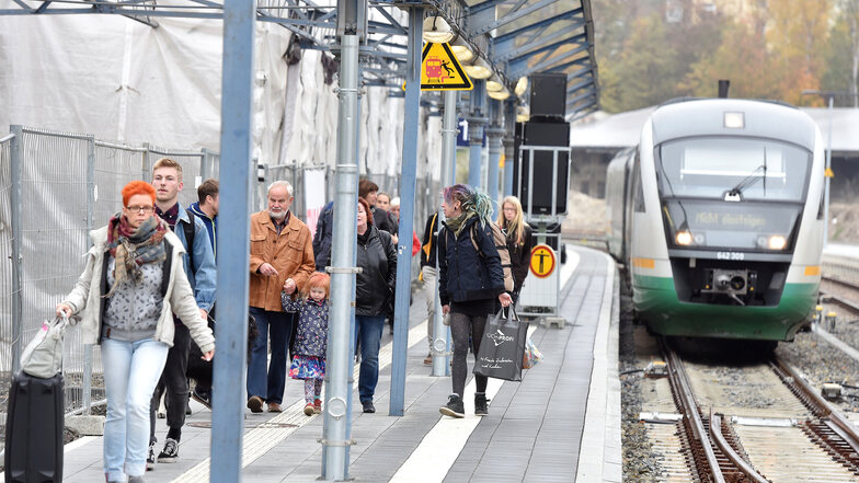 Die Arbeiten am Zittauer Bahnhof dauern nochmal länger.