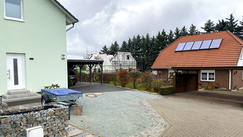 In den vergangenen Jahren sind viele neue Häuser auf dem Eigenheimstandort "Am Walde" in Eichgraben entstanden - links das Haus von Familie Seyferth.
