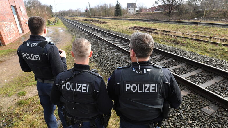 Kinder auf Bahngleisen bei Chemnitz sorgten am Sonntag für einen Einsatz der Bundespolizei.