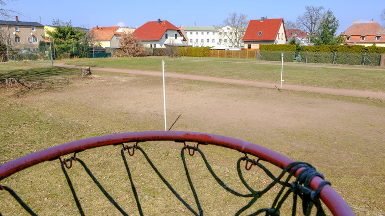 Die für den Schulsport genutzten Freiflächen der Heinrich-Zille-Oberschule sollen komplett neu gestaltet werden. Dabei sollen auch Voraussetzungen für bisher nicht mögliche Sportarten geschaffen werden.