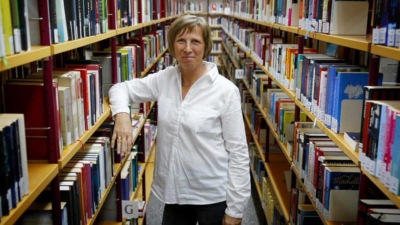 Marion Kutter, Leiterin der Kamenzer Lessing-Bibliothek, freut sich auf den neuen Standort, der gerade auf dem Schulcampus entsteht.