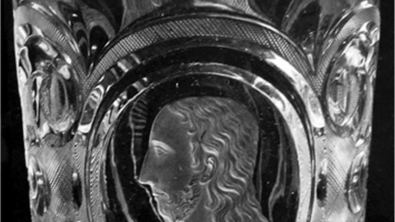 Becherglas mit Darstellung Christi (um 1810): 1939 erworben aus der konfiszierten Sammlung von Max Pinkus.