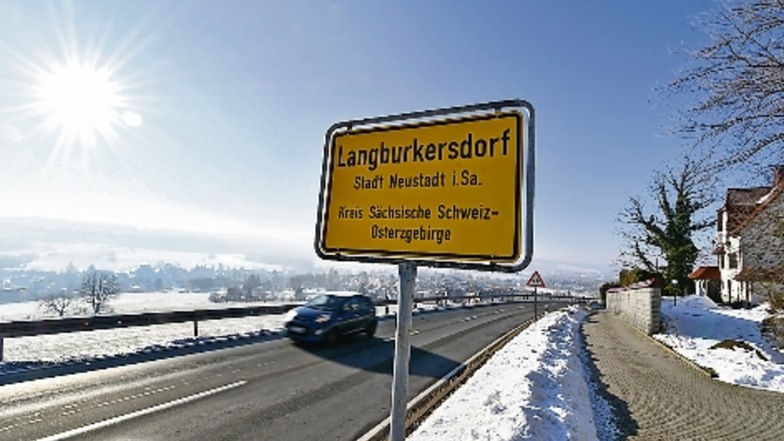 Eigentlich gehört dieses Schild nach Langburkersdorf.