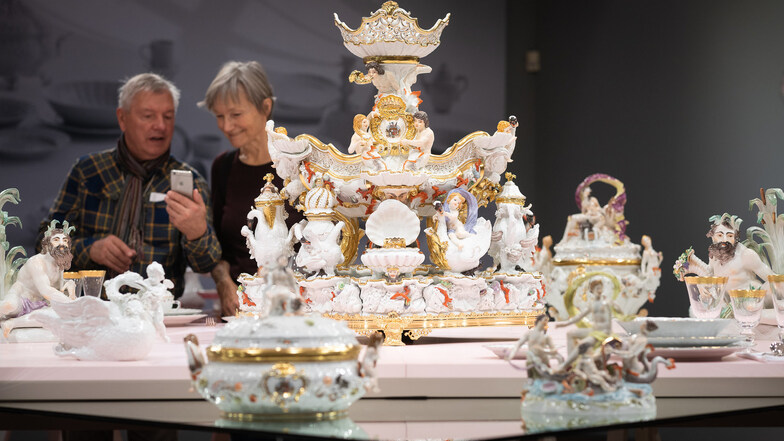 Bei der SZ-Entdeckertour im November vergangenen Jahres präsentierte die Porzellanmanufaktur erstmals die Reproduktion des Tafelaufsatzes.