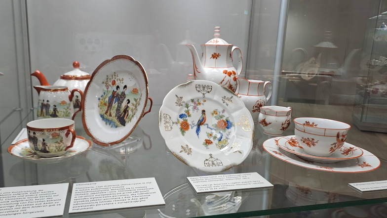 Auch asiatisch anmutende Dekore übernahmen schlesische Firmen von bekannten Porzellanherstellern.
