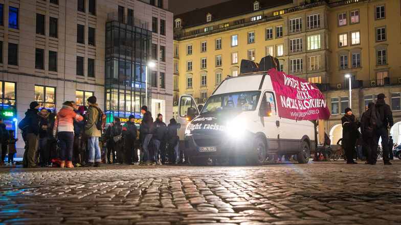 Landeten auch ihre Daten beim Verfassungsschutz? Einer der vielen Demonstrationen rund um den 13. Februar in Dresden.