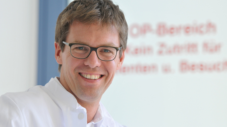 Dr. Ullrich Krohs ist Chefarzt im Klinikum Ebersbach.