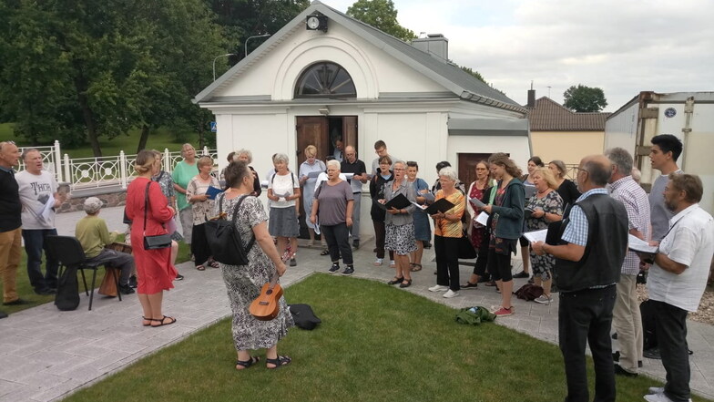 Generalprobe des gemischten deutsch-litauischen Chores vor dem Gottesdienst.