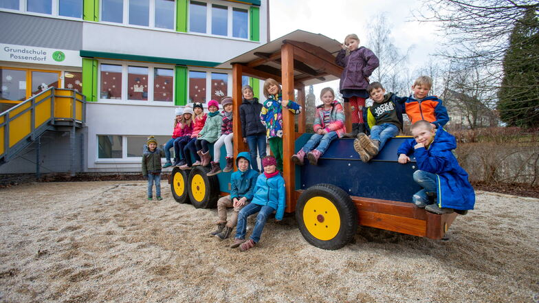 Grundschüler in Possendorf bekommen Spiel-Laster zurück
