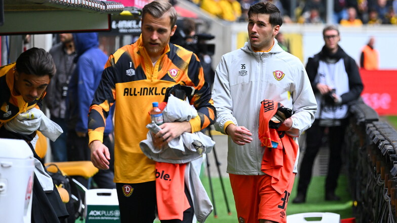 Kurios: Mit Sven Müller (links) und Niklas Heeger saßen gegen Ingolstadt bei Dynamo gleich zwei Torhüter auf der Ersatzbank.