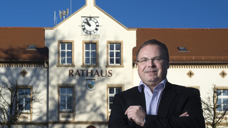 Neukirchs Bürgermeister Jens Zeiler freut sich: Nach Ostern beginnen die Arbeiten für ein neues Wohngebiet in seiner Gemeinde.