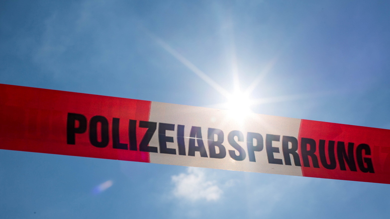 Nachdem Munitionsteile in einem Waldstück nahe Naußlitz gefunden wurden, hatte die Polizei das Areal abgesperrt.
