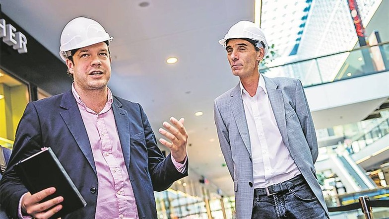 Centermanager Stefan Dorster (l.) und Architekt Philipp Stamborski koordinieren den 30 Millionen Euro teuren Umbau.