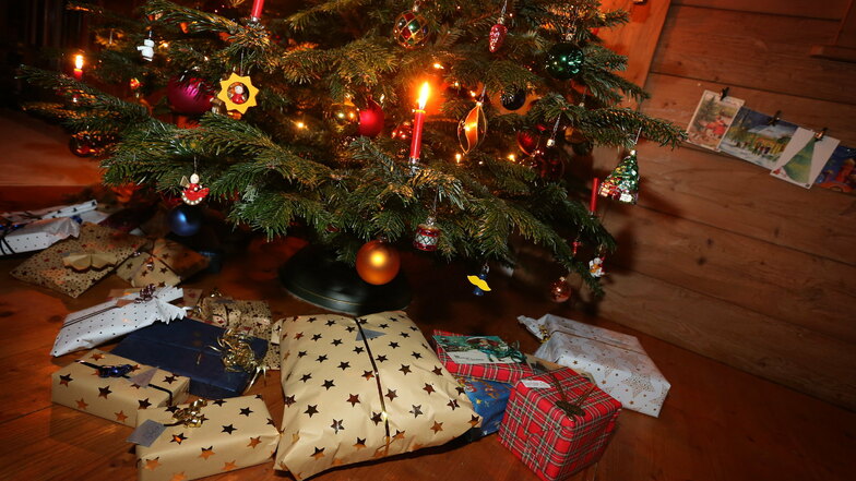 56 Prozent der Befragten würden sich auch über ein gebrauchtes Geschenk zu Weihnachten freuen.