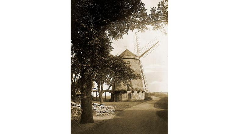 Im Jahr 1828 wurde die Windmühle in Dresden-Gohlis an der Elbe erbaut.