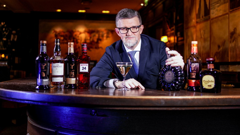 Waldemar Bornemann ist neuer Chef der Karl-May-Bar im Hotel
Taschenbergpalais Kempinski.