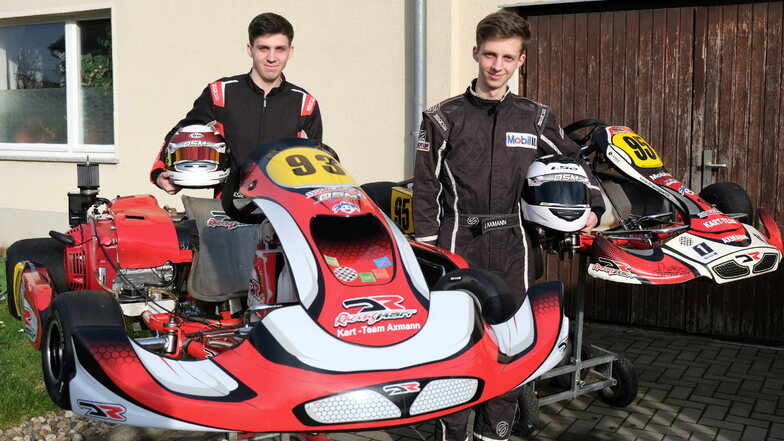 Marcel (l.) und Janik Axmann aus dem Niederauer Ortsteil Oberau sind zwei der erfolgreichsten Kartfahrer in Sachsen. Dieses Jahr startet einer von ihnen erstmals in der höchsten Rennserie.