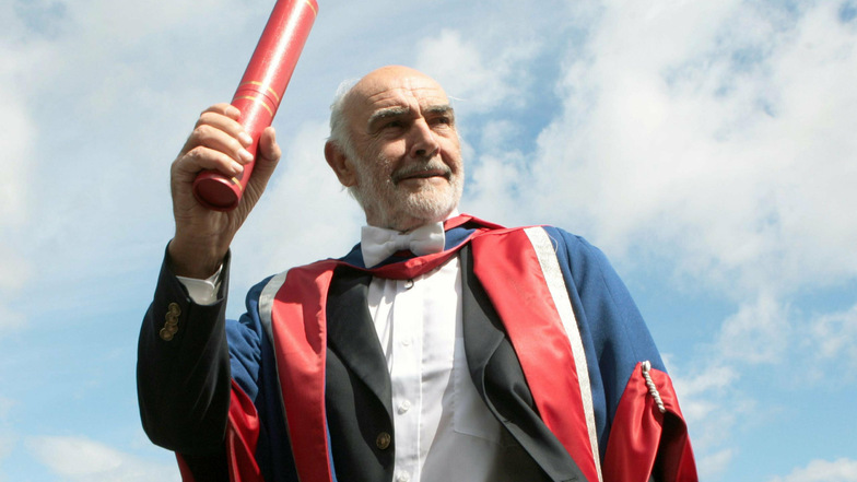 Sir Sean Connery bei der Verleihung der Ehrendoktorwürde der Napier University in Edinburgh. Connery war ein treuer Förderer der Scottish National Party und machte sich für ein unabhängiges Schottland stark.