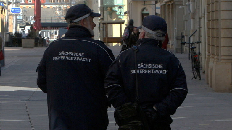 Ehrenamtliche der Sächsischen Sicherheitswacht unterstützen die Polizei bei der Wahrung der öffentlichen Sicherheit und Ordnung. Jetzt werden neue Mitarbeiter gesucht.