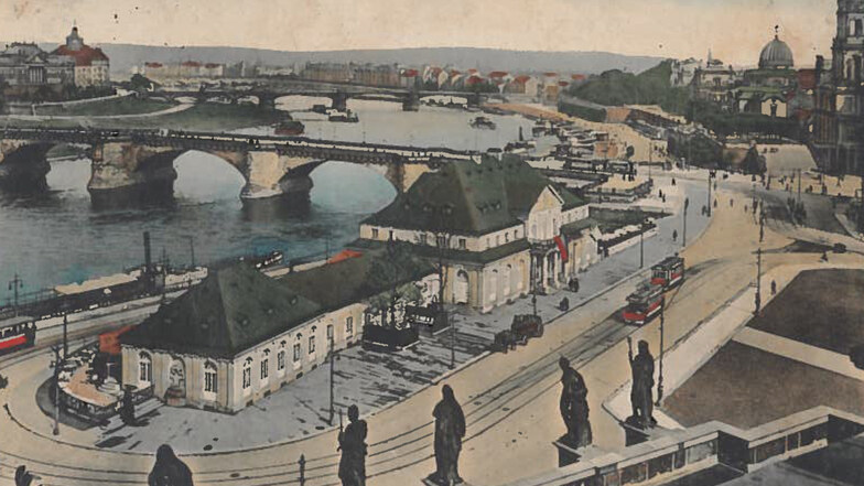 Diese alte Postkarte zeigt das Gebäude am Theaterplatz. um 1915.
