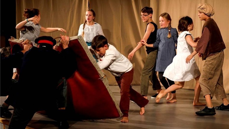 Im Kronenkino führte die deutsch-tschechisch  Theatergruppe "Ka meradi" das Stück "Vincek Frank" auf.