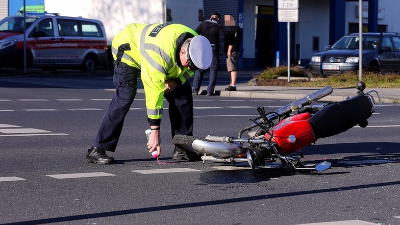 Bei dem Unfall am Mittwochmorgen wurde  ein jugendlicher Mopedfahrer verletzt.