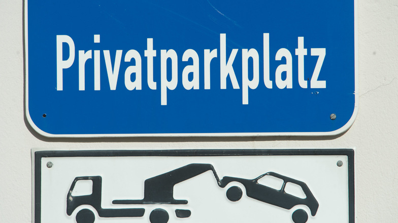 Vor dem Amtsgericht Döbeln musste sich ein Döbelner verantworten, der eine Autofahrerin genötigt haben soll, weil sie auf einem privaten Parkplatz stand.