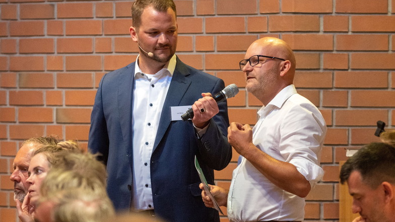 Der Direktkandidat der Freien Wähler, Torsten Nitzsche (r.), war nicht Teil des Podiums. Er beteiligte sich aus dem Publikum heraus.