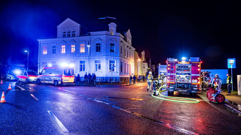 Feuerwehr und Rettungsdienst sind am Abend des 25. Dezember zu einem Einsatz in Hartha alarmiert worden.