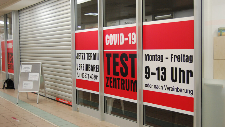 Hoyerswerdas
Geschwister-Zeitz-Apotheken haben ein Testzentrum im Treff-8-Center eingerichtet.
Noch ist es
allerdings nicht täglich geöffnet.