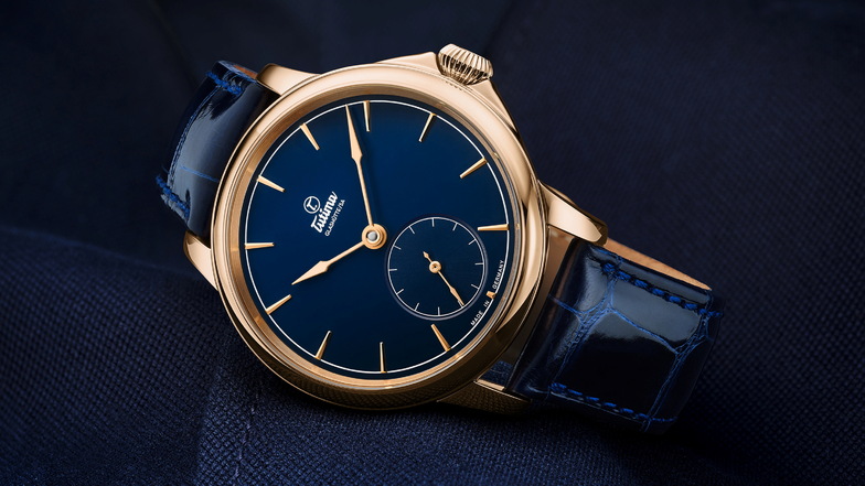 Tutima stellt in München das Modell Patria mit tiefblauem Zifferblatt vor. Die Uhr wird in Deutschland für 17.900 Euro angeboten.