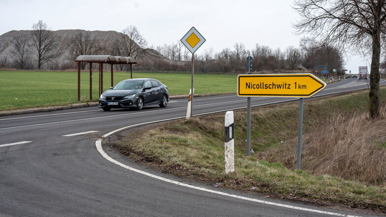Eine Radfahrerin und ein Auto sind im Mai 2022 auf der S31 am Abzweig Nicollschwitz zusammengestoßen. Am Dienstag war der Unfall Thema im Amtsgericht Döbeln.