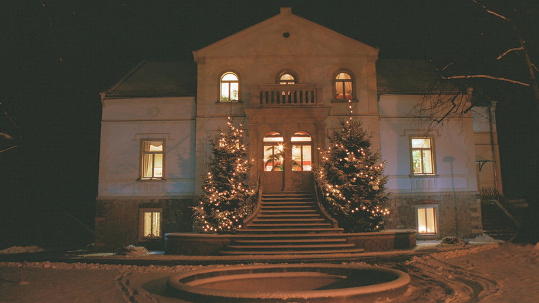 Geschmückt ist die Villa Teresa auch jetzt wieder - es fehlt nur noch der Schnee für die richtige Weihnachststimmung.