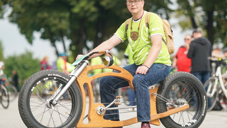 Mit einem originellen Fahrrad nahm Jörg Konrad am Fahrradfest teil.