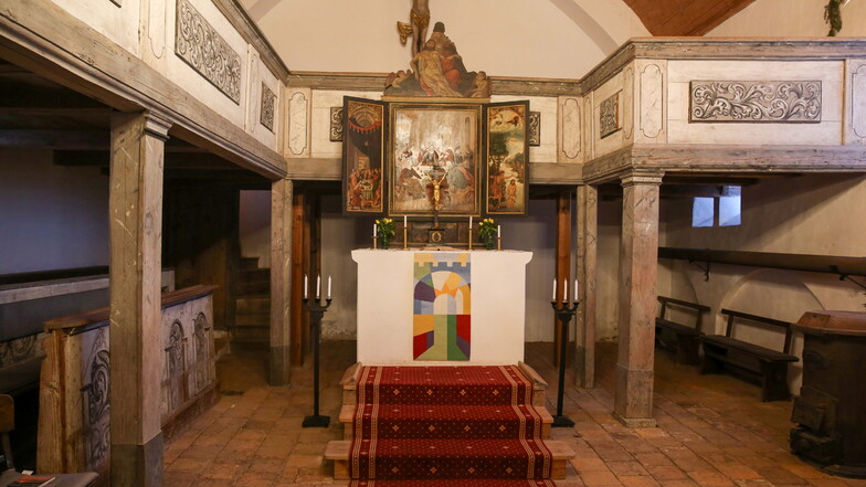 View into the Hospitalkirche von Königsbrück. Am Sonnabend is enthusiastic about the restaurierte Altaar, nor for the Restaurierung zu sehen ist.