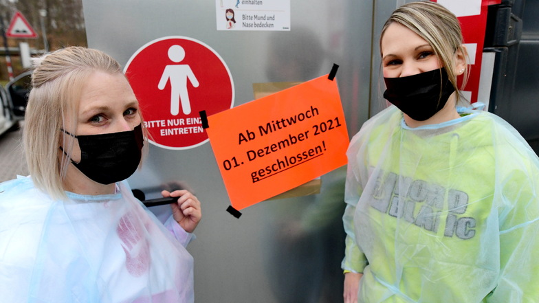 Tina Bähr und Sophie Siodmok gehören zu den Mitarbeiterinnen im Testzentrum des Westpark-Centers in Zittau. Immer wieder gibt es hier Beleidigungen und unschöne Szenen.