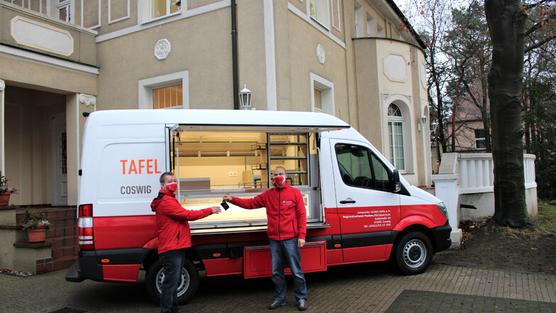 Mit diesem neuen Kühlfahrzeug nimmt die Johanniter Unfall-Hilfe als neuer Betreiber der Tafel Coswig ab Mittwoch den Betrieb auf.