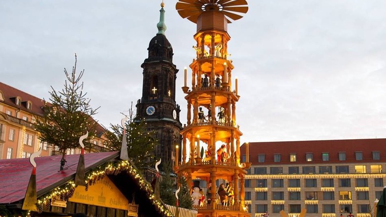 Deutschlands ältester Weihnachtsmarkt hat bis zum 24.12.2013 geöffnet.
