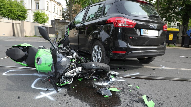 Bei diesem Unfall wurde im Mai ein Motorradfahrer in Dresden schwer verletzt.