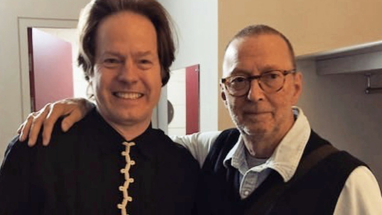 Schnappschuss aus London: Jan Vogler (l.) probte vergangene Woche im Königreich mit Blues-Legende Eric Clapton. Am 10. Juni spielen sie ein paar Songs gemeinsam im Dresden-Konzert des britischen Gitarristen.